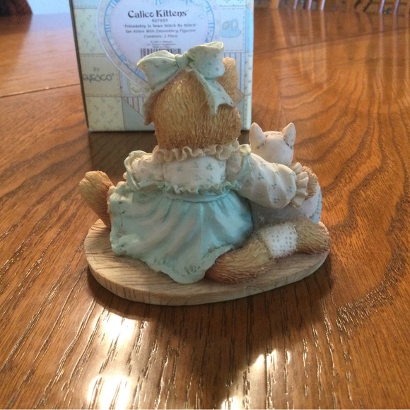 Calico Kittens "Friendship is Sewn Stitch by Stitch" - Picture 3 of 4